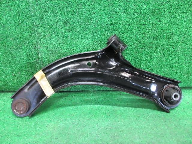 Front Right Lower Control Arm NISSAN Wingroad 2006 DBA-Y12 — photo 8