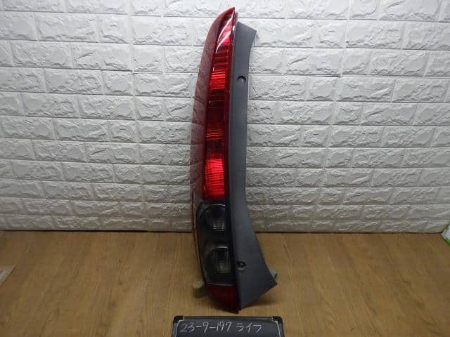 Left Tail Light HONDA Life 2006 CBA-JB6 — photo 1