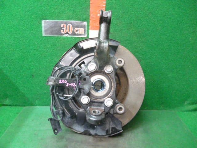 Front Left Knuckle Hub Assembly TOYOTA Auris 2017 DAA-ZWE186 — photo 2