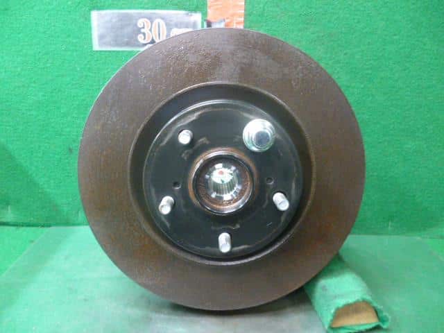 Front Left Knuckle Hub Assembly TOYOTA Auris 2017 DAA-ZWE186 — photo 1