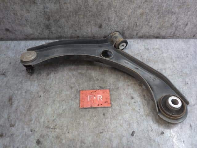 Front Right Lower Control Arm SUZUKI Alto 2014 DBA-HA36S 4520174P00 — photo 2