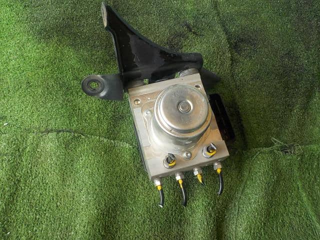 ABS Actuator HONDA Step Wagon 2011 DBA-RK5 — photo 1
