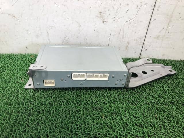 Audio Amp TOYOTA Crown 2014 DAA-AWS210 8628030711 — photo 3
