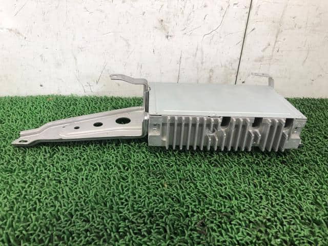 Audio Amp TOYOTA Crown 2014 DAA-AWS210 8628030711 — photo 1