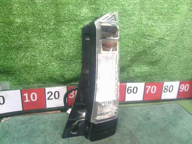 Right Tail Light HONDA N BOX 2012 DBA-JF2 — photo 1