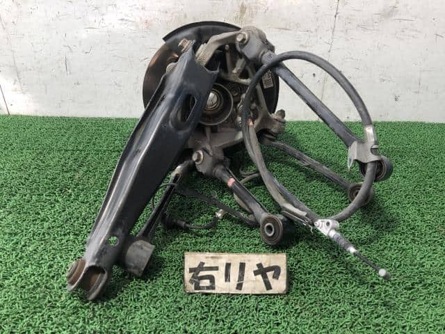 Rear Right Knuckle Hub Assembly TOYOTA Crown 2014 DAA-AWS210 4241030020 — photo 3