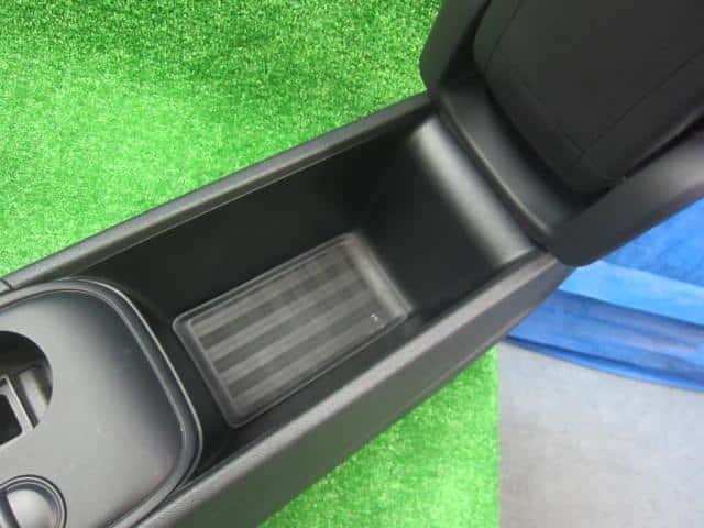 Console Box BMW Bmw mini_ 2017 LDA-YT20 — photo 4