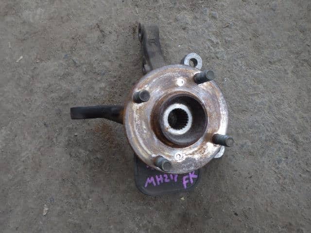 Front Right Knuckle Hub Assembly SUZUKI Wagon R 2004 UA-MH21S 4511158J00 — photo 1
