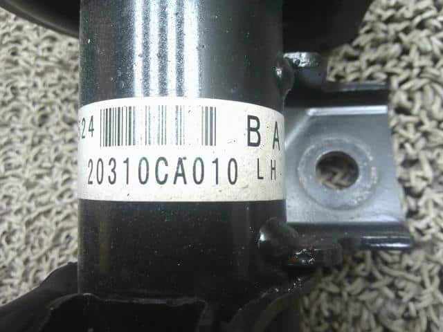 Strut & Shock Absorber Set TOYOTA 86 2012 DBA-ZN6 SU00300371 — photo 7