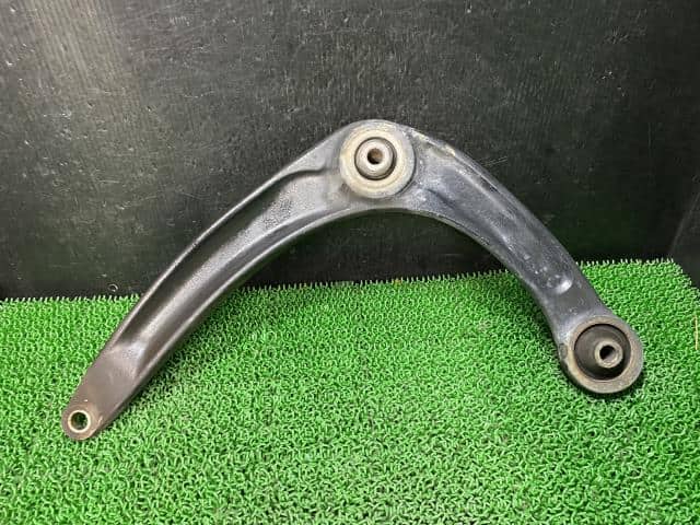 Front Right Lower Control Arm CITROEN Ds4 2013 ABA-B7C5F03S — photo 4