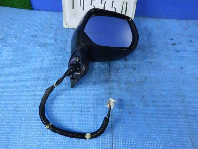 Right Side Mirror HONDA Step Wagon 2011 DBA-RK1 — photo 4