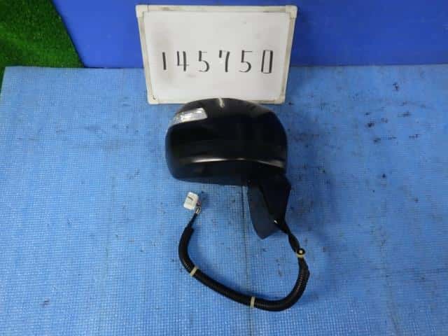 Right Side Mirror HONDA Step Wagon 2011 DBA-RK1 — photo 1