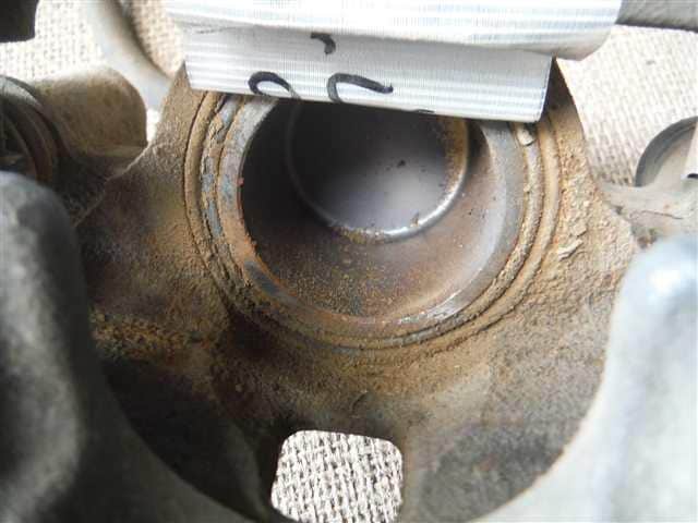 Front Right Caliper MITSUBISHI Minicab 1990 M-U19T — photo 3