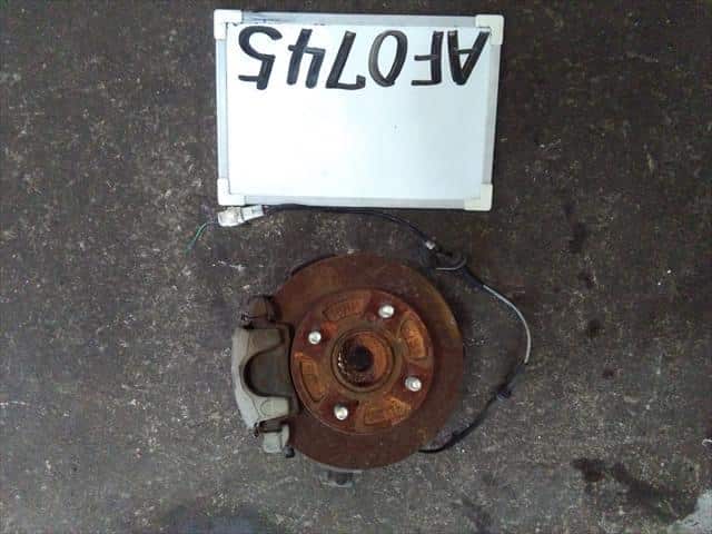 Front Right Knuckle Hub Assembly SUZUKI Hustler 2017 DAA-MR41S 4511164L00 — photo 1