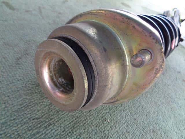 Front Left Strut SUBARU R2 2004 CBA-RC1 — photo 3