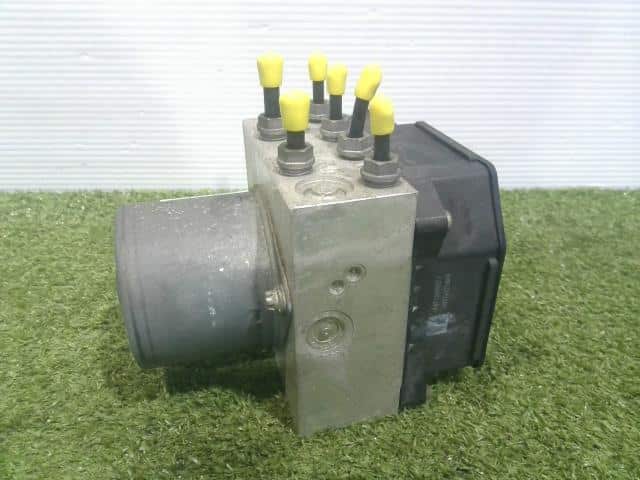 ABS Actuator VOLKSWAGEN Variant 2011 3DA-3CDFH — photo 2
