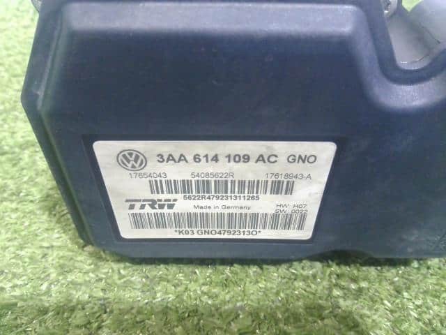 ABS Actuator VOLKSWAGEN Variant 2011 3DA-3CDFH — photo 3