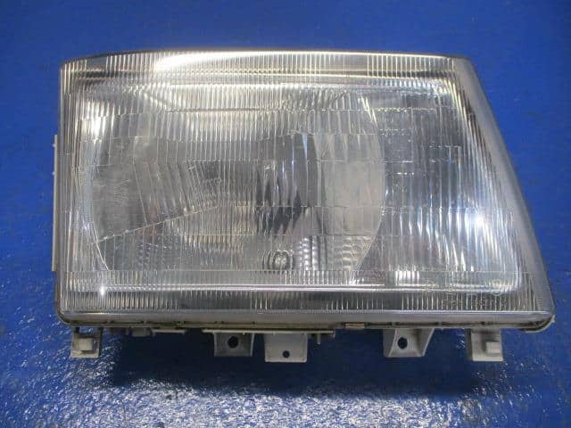 Right Headlight Mitsubishi Fuso 2009 PDG-FE82D — photo 1