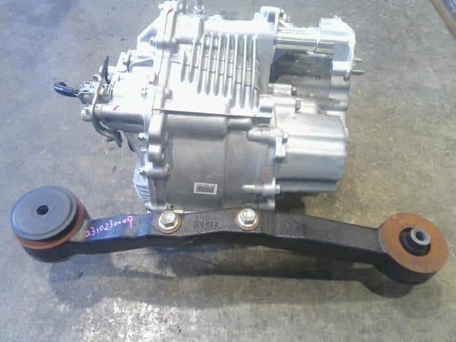 Rear Rigid Differential Assembly TOYOTA Alphard 2022 6AA-AYH30W — photo 4