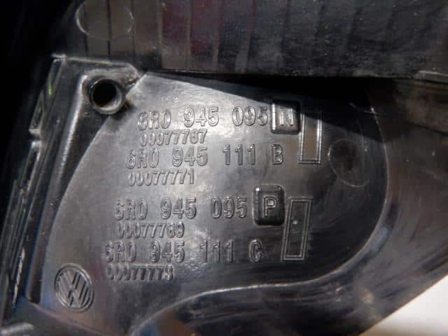 Left Tail Light VOLKSWAGEN Polo 2010 DBA-6RCBZ 6R0945095P — photo 2