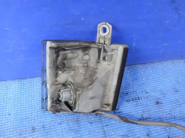 Left Side Marker Light Mitsubishi Fuso 2002 KG-FB50AB — photo 4