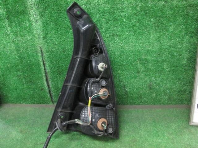 Left Tail Light TOYOTA Will Cypha 2002 UA-NCP75 — photo 3