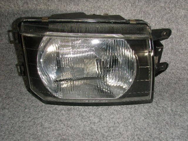 Right Headlight MITSUBISHI RVR 1992 Y-N28W — photo 1
