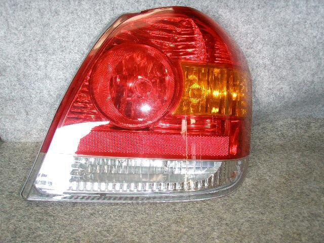 Right Tail Light TOYOTA Platz 2002 UA-NCP12 — photo 1