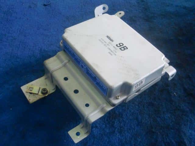 Engine Control Unit NISSAN Cube 1999 GH-AZ10 — photo 1