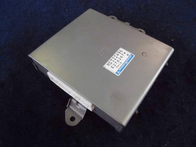 Engine Control Unit MITSUBISHI Minicab 1995 V-U44V MD322496 — photo 1