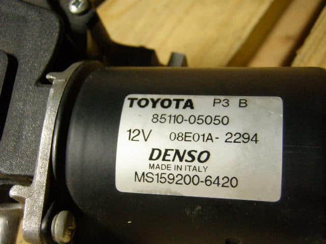 Front Wiper Motor TOYOTA Avensis 2004 UA-AZT250 — photo 3