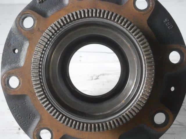 Rear Wheel Hub HINO FG1JJD 424101300 — photo 5