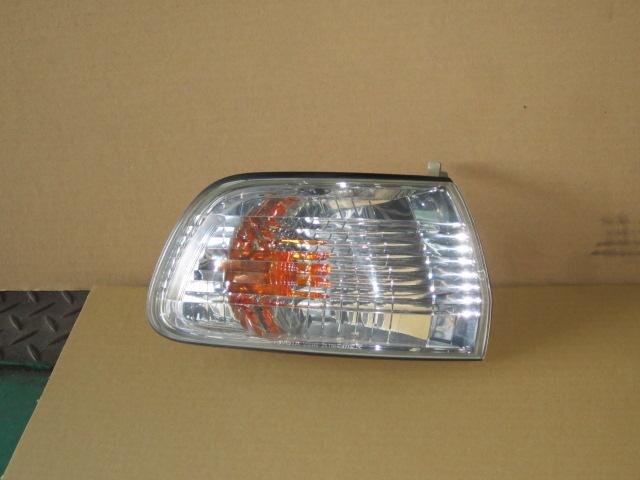 Right Side Marker Light TOYOTA Estima 1999 GF-TCR20W 8151028210 — photo 1