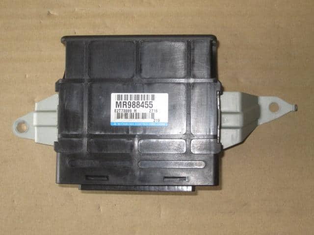 Engine Control Unit MITSUBISHI Minicab 2002 GD-U61 — photo 1