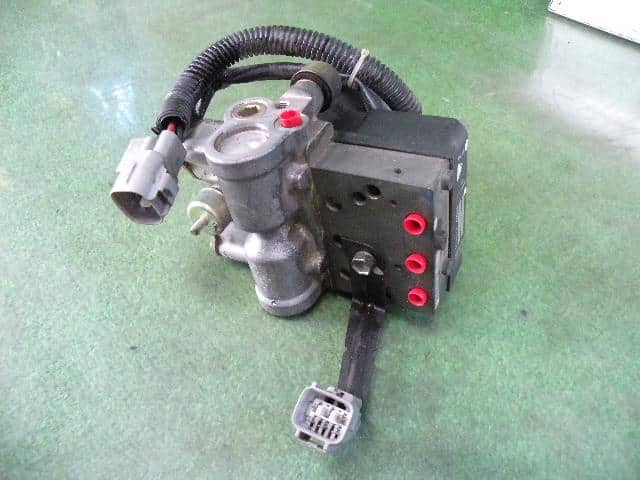 ABS Actuator TOYOTA Crown 1995 E-JZS151 5H301390 — photo 1