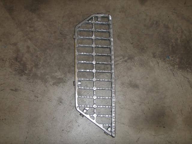 Left Side Step ISUZU Aska 1992 U-CXG50X — photo 1
