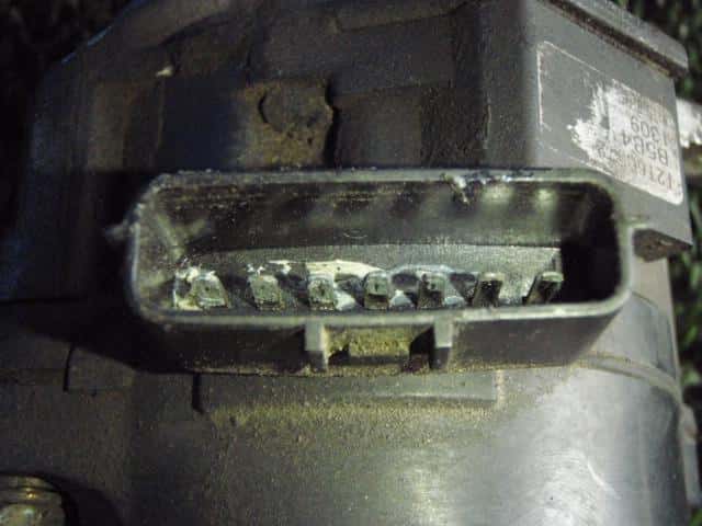 Ignition Distributor MAZDA Demio 2001 LA-DW3W B5B418200 — photo 2