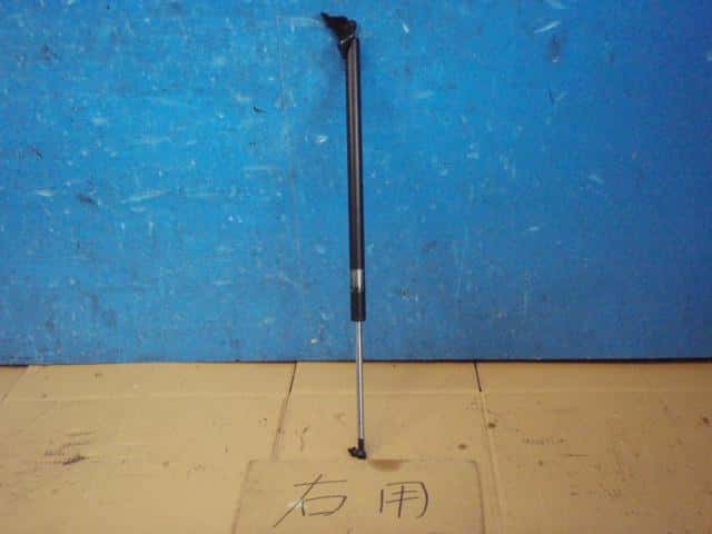 Tail Gate Damper HONDA Step Wagon 2005 DBA-RG1 — photo 1