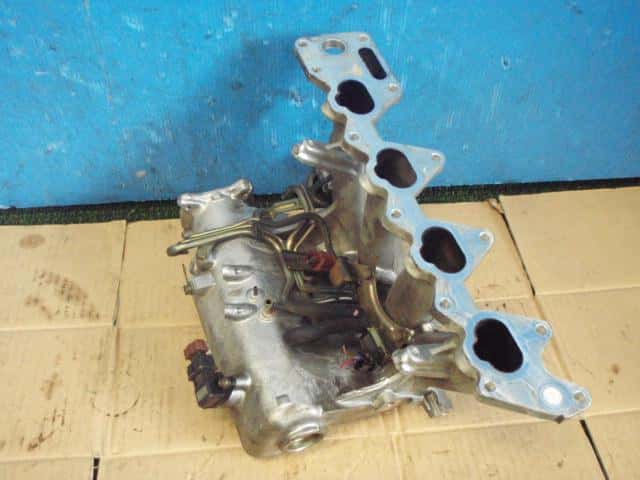 Inlet Manifold MITSUBISHI Airtrek 2001 LA-CU2W — photo 2