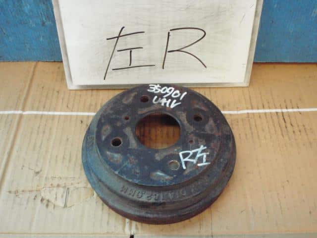 Rear Brake Drum MITSUBISHI Minicab 1998 V-U41 — photo 1