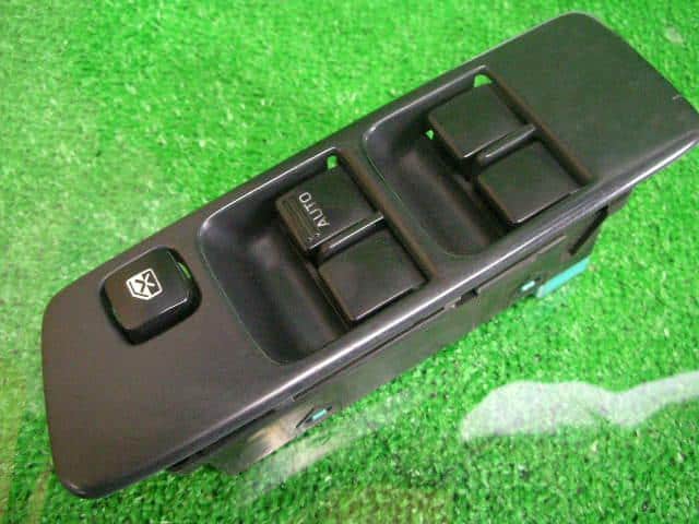 Power Window Switch SUBARU Forester 2000 GF-SF5 — photo 1