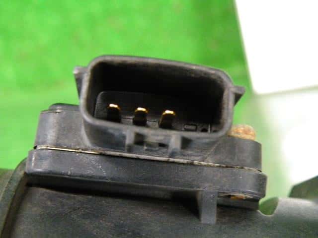 Air Flow Meter NISSAN Elgrand 1999 E-ALWE50 — photo 3