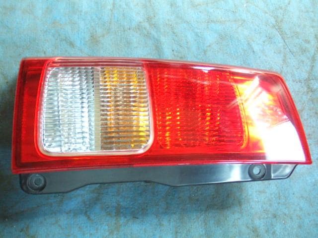 Right Tail Light MITSUBISHI Toppo Bj 2001 GF-H41A — photo 2