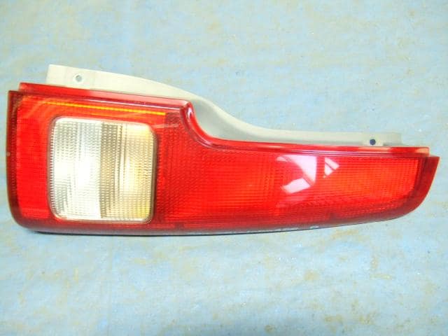 Right Tail Light HONDA Life 1999 GF-JB1 — photo 2
