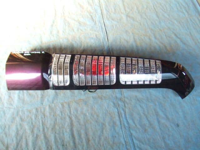 Right Tail Light HONDA Step Wagon 2004 CBA-RF5 — photo 1
