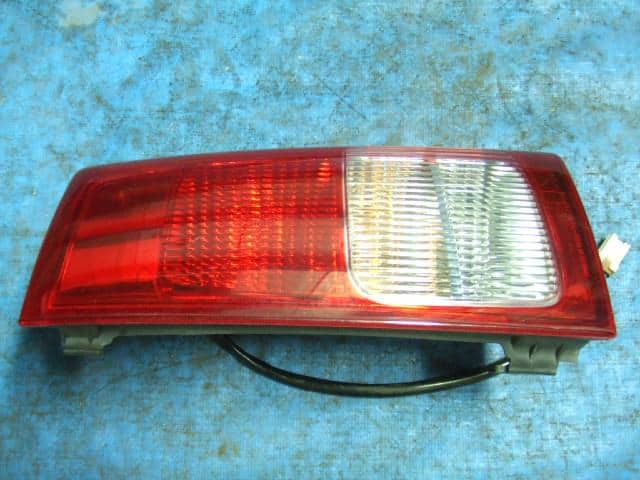 Right Tail Light MITSUBISHI Toppo Bj 2001 GF-H42A — photo 2