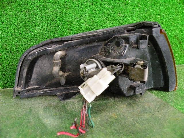Left Tail Light MAZDA 1994 — photo 2