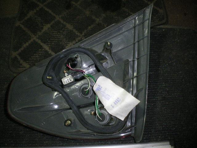 Left Tail Light TOYOTA Prius 1999 HK-NHW10 — photo 3