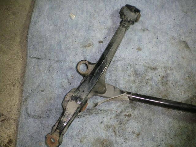 Front Left Lower Control Arm HONDA Odyssey 1998 GF-RA4 51365SX0000 — photo 3