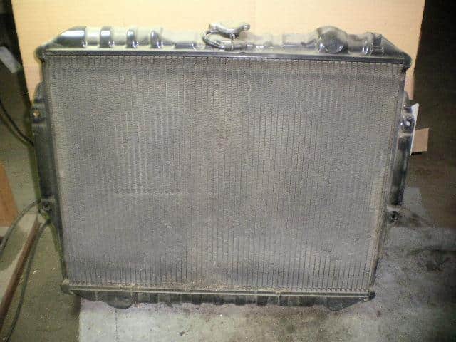 Radiator MITSUBISHI Pajero 1991 Q-V44W — photo 1